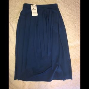 Zara knee length blue skirt, brand new!